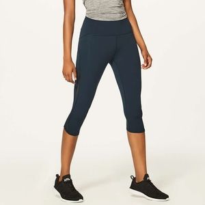 NWOT Lululemon train times crop